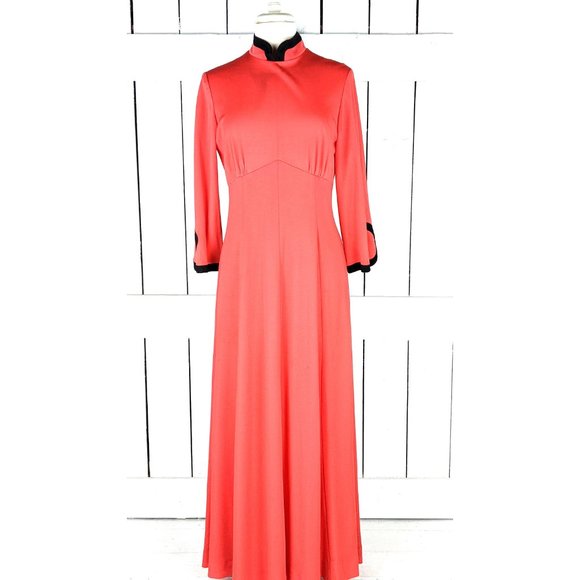 Vintage Alison Ayres red black bell sleeve maxi dress - Picture 4 of 10